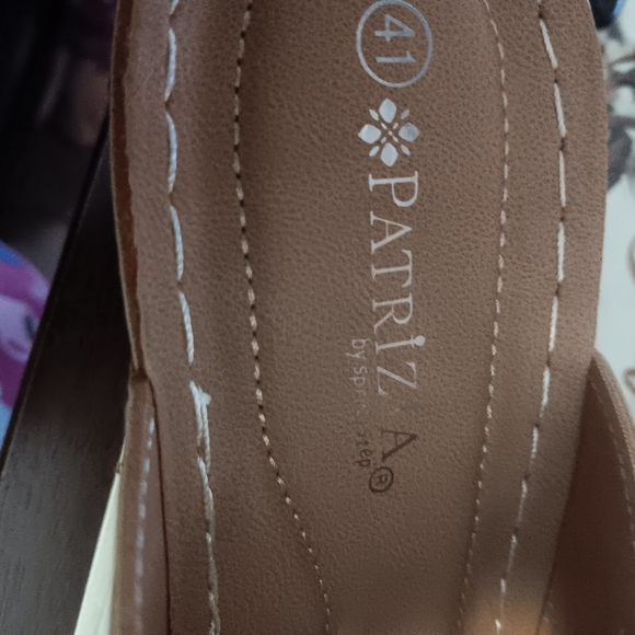 Sandals - Picture 4 of 7